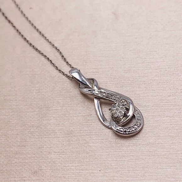 EUC Sterling Silver Double Infinity Loop Diamond - Picture 7 of 12